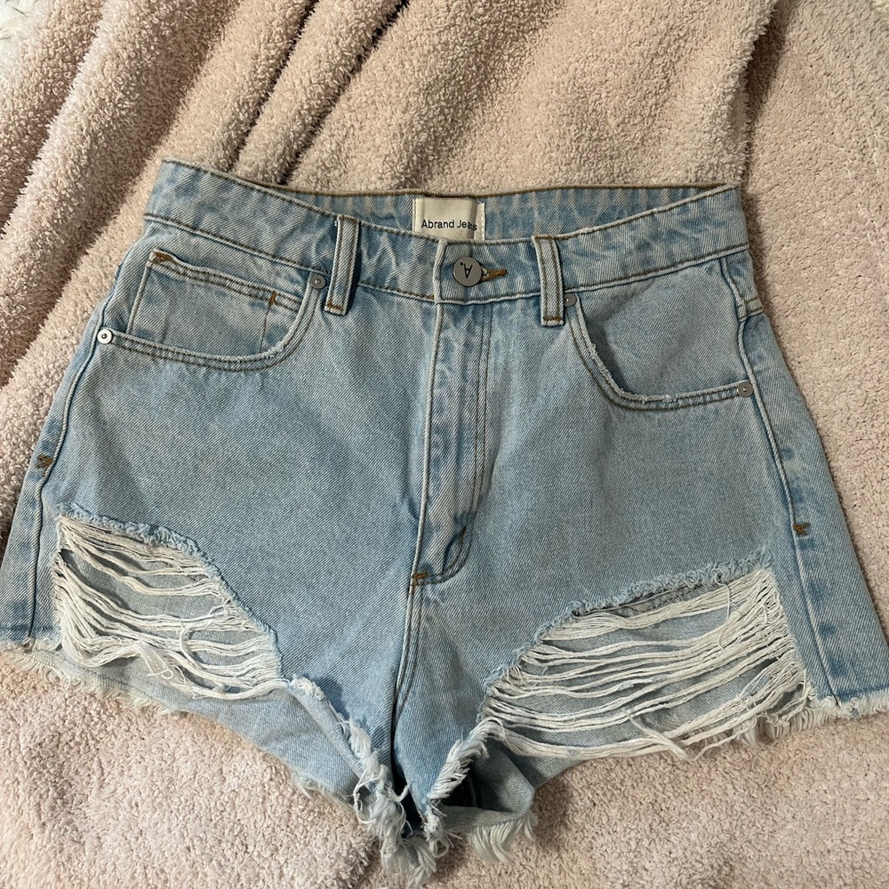Size 27 urban outfitters denim shorts. Very comfy & cute for spring/summer